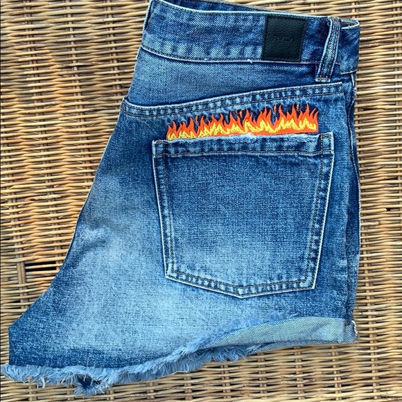 Flame pocket shorts! 🔥 - Picture 1 of 4